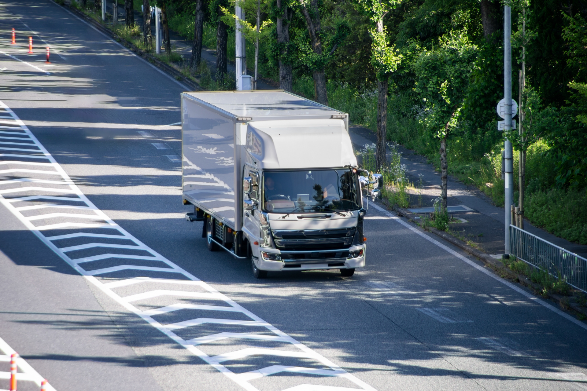 運送会社の駐車場の画像