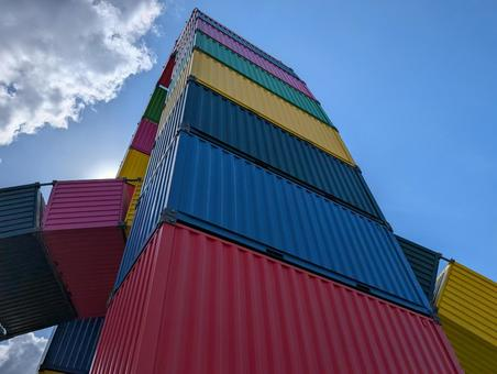 運送会社の駐車場の画像